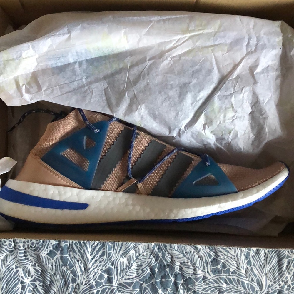 Adidas Arkyn (brand new)
